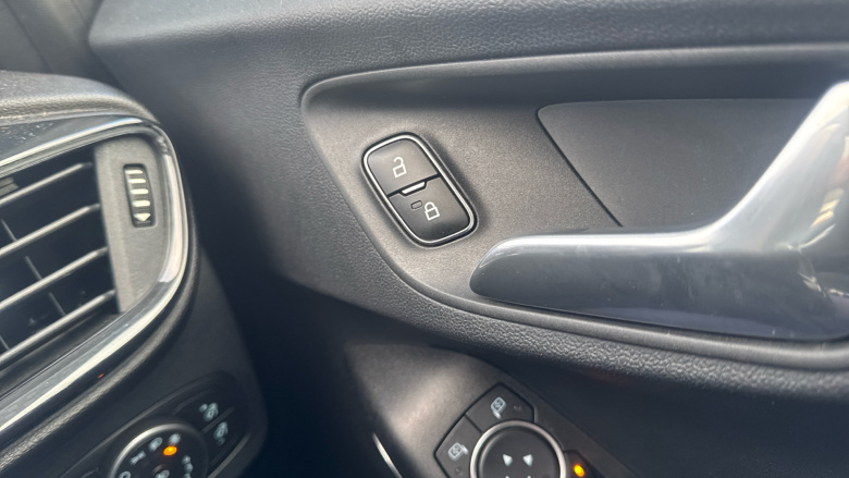 Ford Puma 1.0 EcoBoost Hybrid mHEV Titanium First Ed 5dr Petrol Hatchback